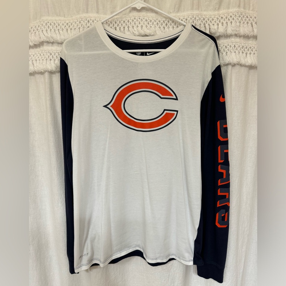 Chicago Bears Long Sleeve Size medium. Nike, like new condition.